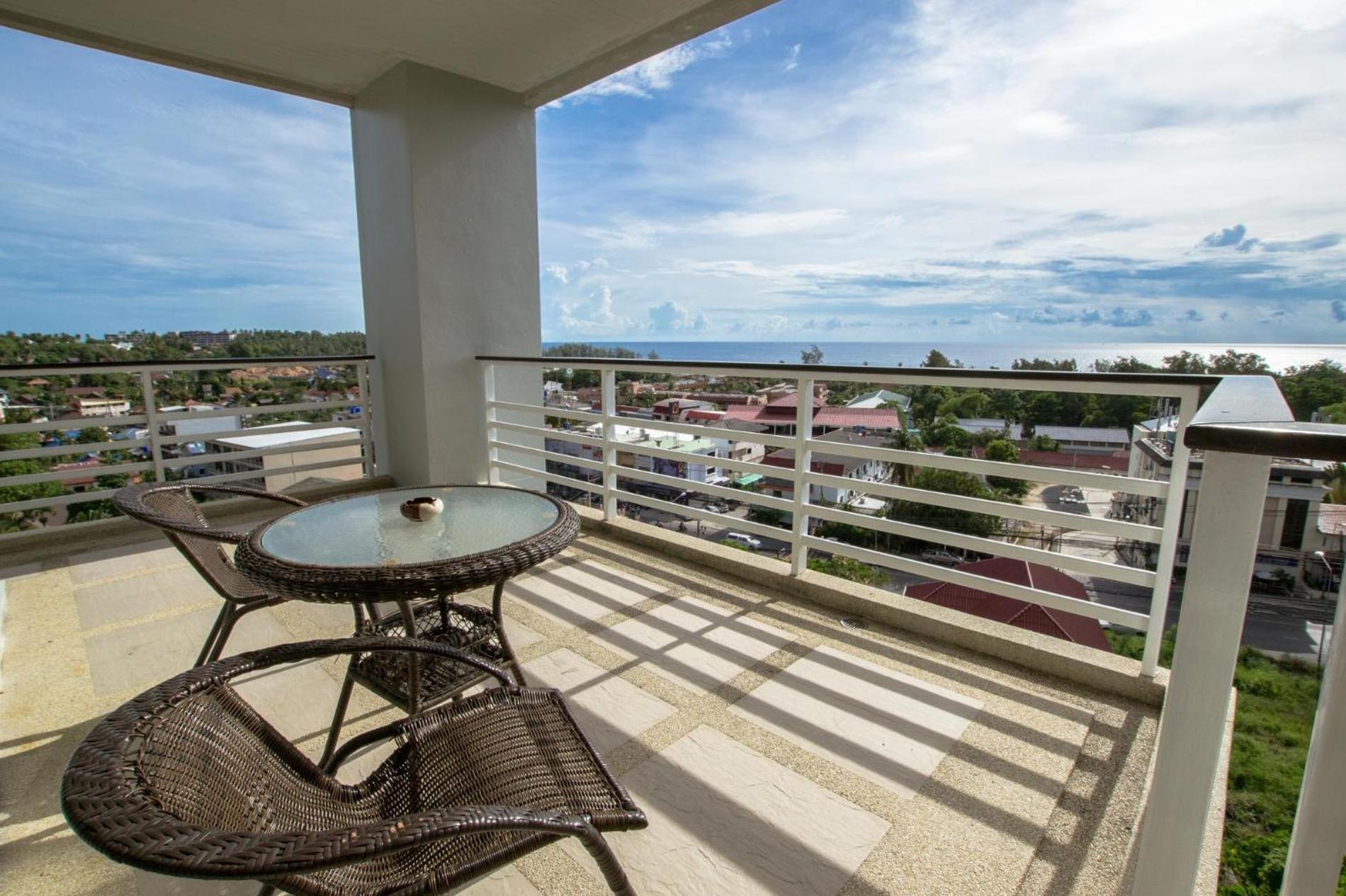 Veloche 2 Bedroom Apartment With Seaview Karon Eksteriør bilde